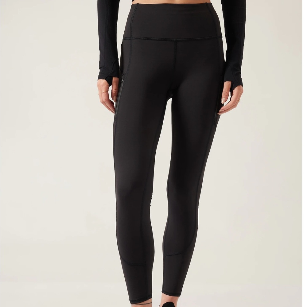 Athleta leggings w zipper pocket